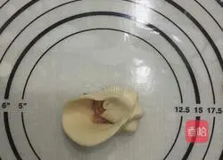 Illustration of how to make pan-fried steamed buns 10