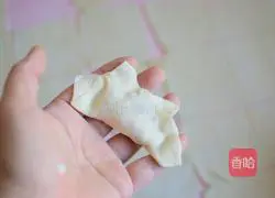 Illustration of how to make sour soup wontons 11