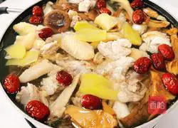 Illustration of how to make mushroom and chicken soup 3