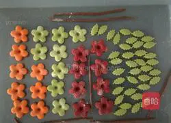 Illustration of how to make flower buns 5