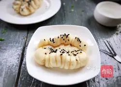Illustration of how to make shell steamed buns 15