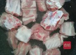 Illustration of how to make high-sheng spareribs 1