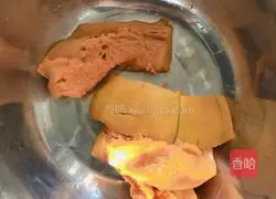 Illustration of how to make pumpkin rolls 1