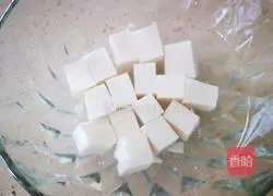 Illustration of how to make Korean tofu cold soup 3