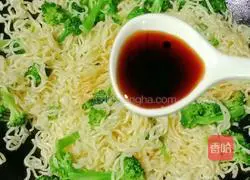 Illustration of how to make ham and egg fried cheese noodles 18