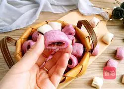 Illustration of how to make mini steamed buns with bean paste 12