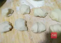 Illustration of how to make buckwheat and bean-flavored multi-grain steamed buns 4
