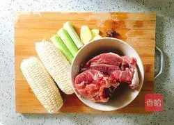 Illustration of Kuaishou Corn and Yam Stick Bone Soup 1