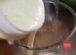 Illustration of how to make pineapple and cucumber juice 4