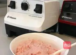 Illustration of how to make fresh meat buns 2