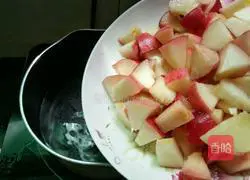 Illustration of how to make peaches in sugar water 6