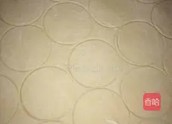 Illustration of how to make dumplings stuffed with chives 6