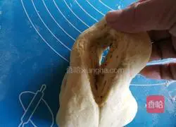 Illustration of how to make coconut leaf soft European (Polish species) 17