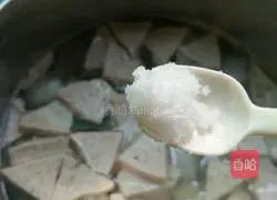 Winter Melon and Meatball Soup Recipe Illustration 6