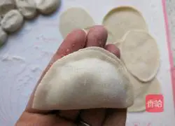 Illustration of how to make Yuanbao dumplings 19