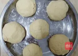 Illustration of how to make sweet potato buns 7