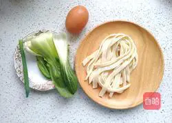 Illustration of how to make fried egg noodle soup 2