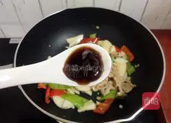 Illustration of how to make fried pork slices with king oyster mushroom 13