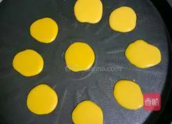 Illustration of how to make millet egg pancake (baby food supplement) 8