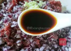 Illustration of how to make beef patties 4