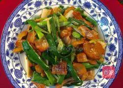 Illustration of how to make fried bacon with garlic 12