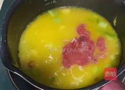 Illustration of how to make beef in sour soup 7