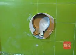 Illustration of how to make Penguin and meat buns 3