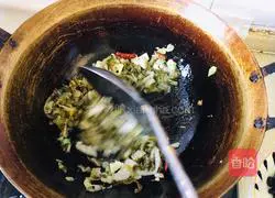 Illustration of how to make shredded bean noodle soup 4