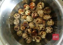 Illustration of how to make spiced quail eggs 6
