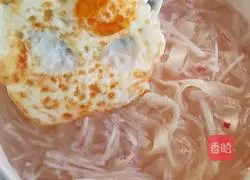 Illustration of hand-rolled radish noodles 6