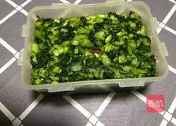 How to stir-fry pickles Illustration 5