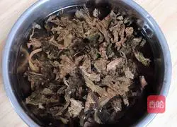 Illustration of how to make crispy plum and vegetable sesame cakes 5