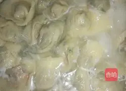 Illustration of how to make pork and three fresh dumplings 9