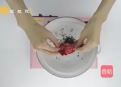 Illustration of how to make low-calorie peach gum milk tea 4