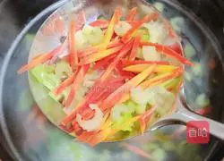 Illustration of how to make oily trousers and noodles (one of the eight weird things in Shaanxi) 5