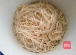 Illustration of how to make multi-flavor noodles 6