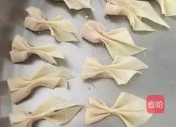 How to make Little Fish Wonton Purple Potato Noodles Illustration 10