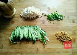 Illustration of Sichuan Style Chicken Shredded Cold Noodles 6