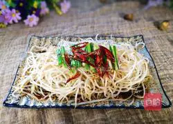 Illustration of how to make mung bean sprouts in oil 5