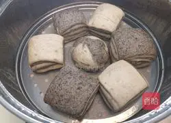 Illustration of how to make black sesame steamed buns 17