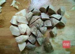 Illustration of how to make spicy beef meatball QQ noodles 2