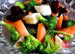 Seasonal Vegetable Pork Ribs Soup Illustration 3