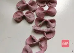 Illustration of how to make butterfly noodles 7