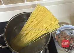Illustration of how to make spaghetti bolognese 1