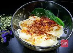 Illustration of how to make fried noodles with oil 11