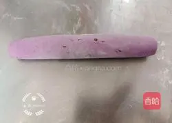 Illustration of how to make steamed buns with purple sweet potato and red dates 6