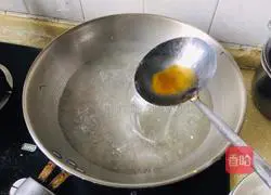 Illustration of how to make spicy and sour meat soup 1