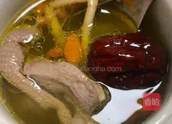 Illustration of how to make red date and pigeon soup 5