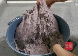 Illustration of how to make black rice steamed buns 15