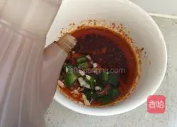 Illustration of how to make spicy chicken with saliva 5